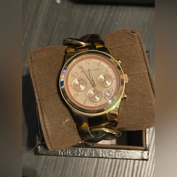 Michael Kors Rose Gold and Tortoise Link Bracelet Watch Michael Kors  main image 4